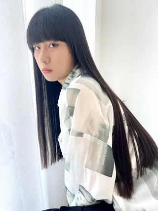 ロング fio マナミのヘアスタイル