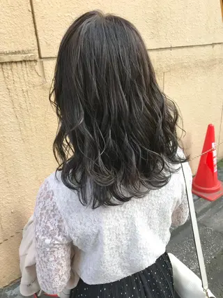 ミディアム カラー 赤み消し韓国ヘア レイヤー縮毛🤍渡邉のヘアスタイル