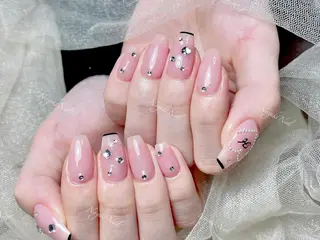 ネイル 🦋 Queenieのネイルデザイン