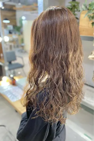 ロング パーマ 菊地 紗矢のヘアスタイル