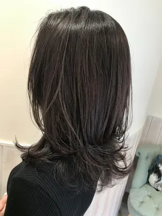 セミロング カラー にしだ まりえのヘアスタイル