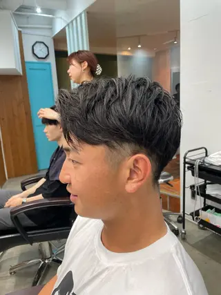 メンズ RIN／韓国ヘア レイヤーカットのヘアスタイル