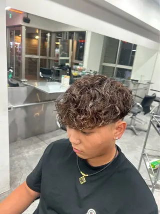 メンズ メンズ特化✨️ 韓国風パーマ🔥一八のヘアスタイル