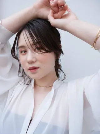 ミディアム 🤍 akaneのヘアスタイル