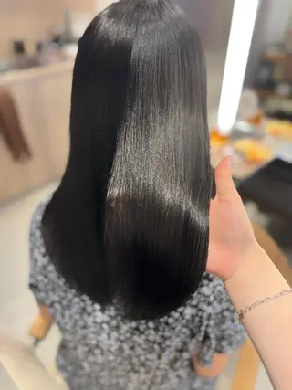 ミディアム カラー Iris by artina 武蔵小杉店【イリス バイ アルティナ】所属・🎼レイヤー/顔周り カット/nene♬のヘアスタイル