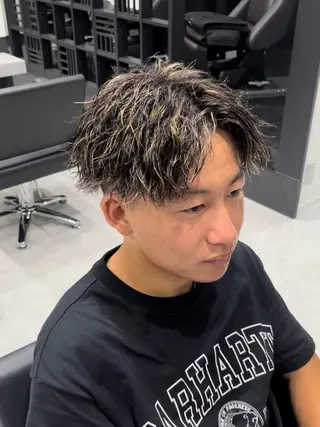 ショート パーマ メンズ 【店長】メンズ職人 短髪　ハイトーン🔥のヘアスタイル