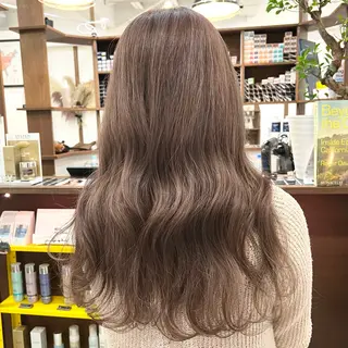 ロング カラー Ami ブリーチ/ハイトーンのヘアスタイル