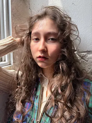 セミロング パーマ ✴︎UNU ✴︎モエカのヘアスタイル