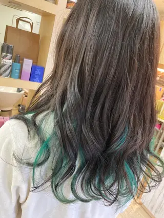 ロング カラー 折田 真優のヘアスタイル