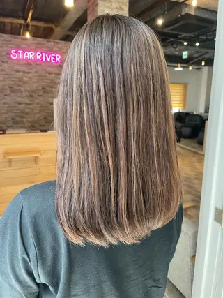 セミロング SALOWIN心斎橋Suite店所属・洗っても取れない 髪質改善|OJIROのヘアスタイル