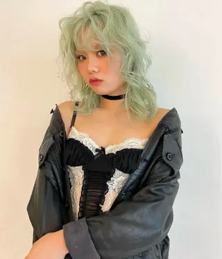 ショート カラー ハイトーン/デザイン 🪐·˚⌖MIHOのヘアスタイル