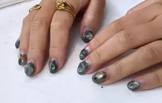 ネイル nailsalon　hue所属・小山 羽奈のネイルデザイン