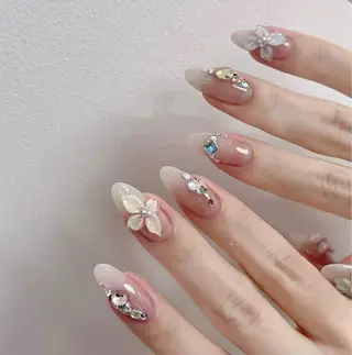 ネイル 相沢 さやかのネイルデザイン