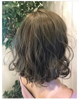 ミディアム カラー パーマ 奥谷 美代子のヘアスタイル