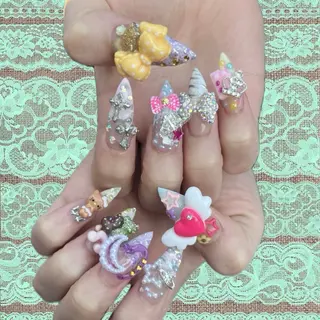 ネイル Mariris所属・ᗷᗩᑎSᗩ ᑎᗩIᒪ ՏᗩᒪOᑎのネイルデザイン