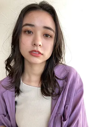 ミディアム カラー ミステローマ所属・位田 結実のヘアスタイル