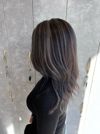 ロング 中嶋 彩乃のヘアスタイル