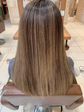 セミロング ハイトーンカラー🩵 耳ツボジュエリー👂のその他イメージ