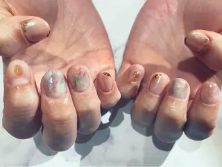 ショート カラー ネイル マツエク・マツパ illum hicariのネイルデザイン