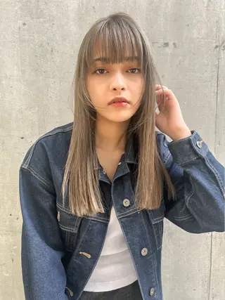 セミロング ✂️スタイリスト フェザーパーマ✨陽気のヘアスタイル