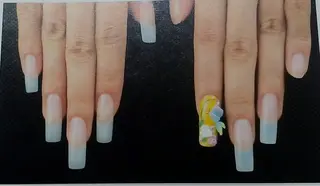 ネイル ネイル＆フラワーサロン〜Ri✦hiro〜鳥栖店所属・HIRATA RIEのネイルデザイン