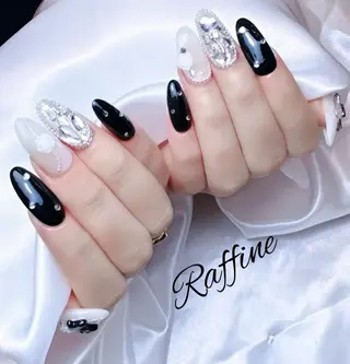 ネイル RAFFINE 月🦋🩵のネイルデザイン
