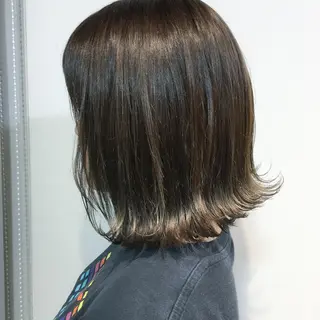 ショート カラー 中山 天地のヘアスタイル