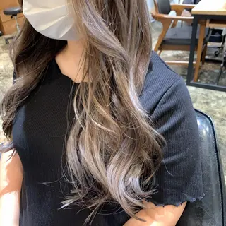 ロング カラー UMEDA FIGAROのヘアスタイル