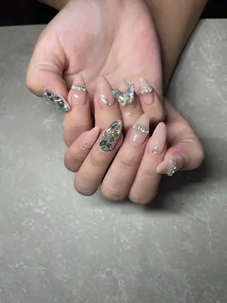 ネイル LAVISH nail salonのネイルデザイン