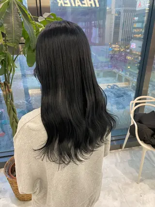 ロング カラー パーマ ヘアアレンジ 透明感ブリーチカラー 🌈TOMOHIROのヘアスタイル