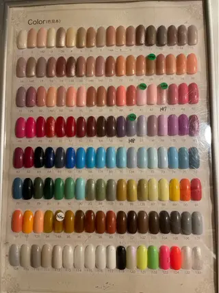 ネイル biene 鴨下愛美のネイルデザイン