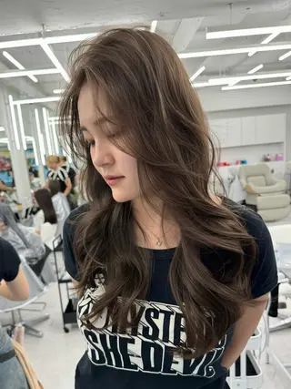 ロング カラー 顔まわりの神様✨ 透明感カラー藤嶋秀幸のヘアスタイル