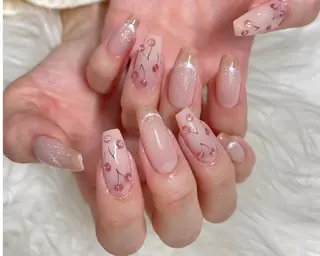 ネイル chiara 長さ出し/パラジェルのネイルデザイン