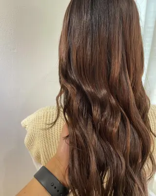 セミロング カラー eins.hair所属・過去一の柔髪ヘア 🌿einshairのヘアスタイル