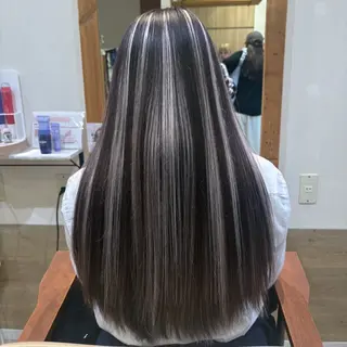 ロング SOU/エクステ /ダブルカラーのヘアスタイル