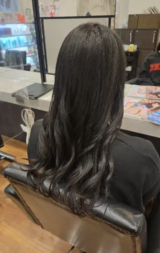 ロング 関口 友菜のヘアスタイル