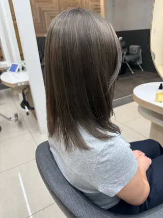 セミロング 💎艶髪カラー✨ kei／透明感のヘアスタイル