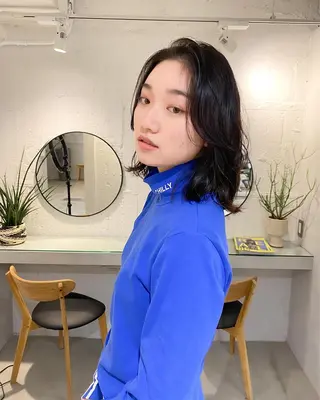 ミディアム パーマ レイヤーカットのプロ 大人ヘア宮森貴志のヘアスタイル