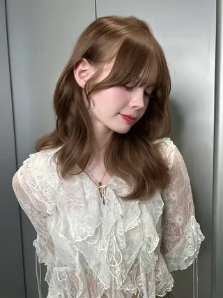 ミディアム カラー SALOWIN銀座一丁目所属・透明感カラー/レイヤ ーカット🤍miyuのヘアスタイル