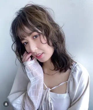 セミロング カラー 透けるベージュ/ 艶カラー♡のヘアスタイル