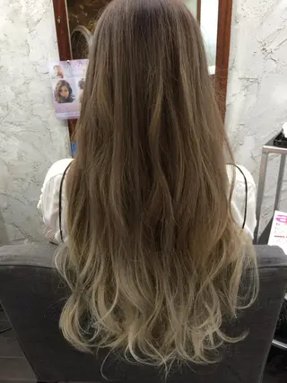 ロング 💫カットはなんでも 得意です✂️のヘアスタイル