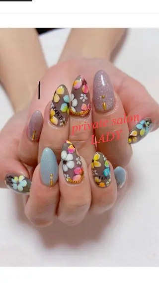 ネイル 桜田 麻菜のネイルデザイン