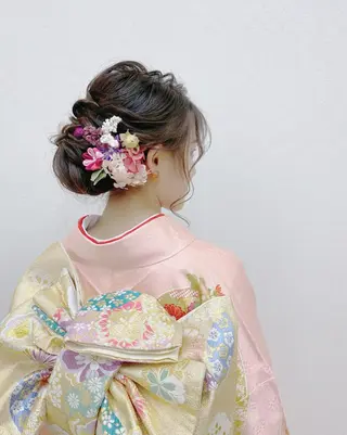 ヘアアレンジ GRANLUSSO 〜グランルッソ駅前店所属・木口 嘉美のヘアスタイル