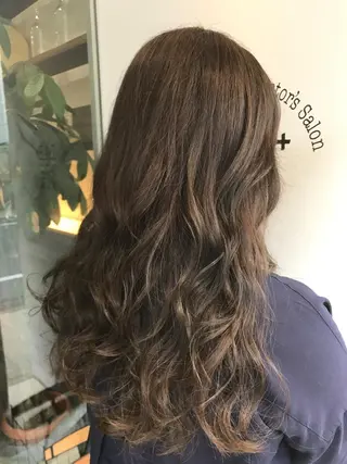 ロング カラー ひろせ かなのヘアスタイル