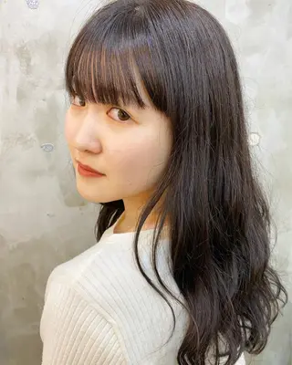 ロング カラー 志賀 あずみのヘアスタイル