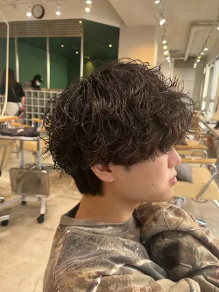 ショート パーマ メンズ センターパート職人 柏/メンズ/ ハルキのヘアスタイル