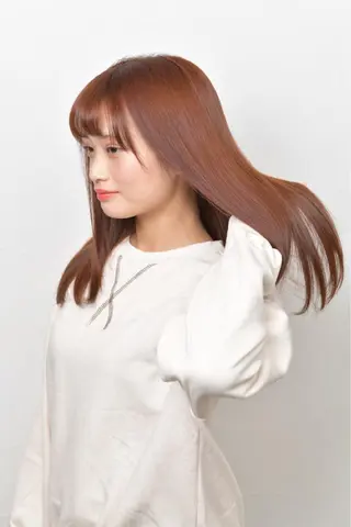 セミロング カラー トレンドヘアーに🌈 川村　静香のヘアスタイル