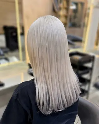 セミロング ケアブリーチ/ 髪質改善/垣尾颯大のヘアスタイル