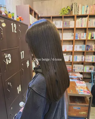 ロング カラー soft beige naoki.のヘアスタイル