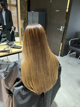 カラー 久永 菫のヘアスタイル